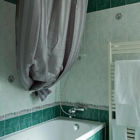 Les Amandiers Hotel 2*