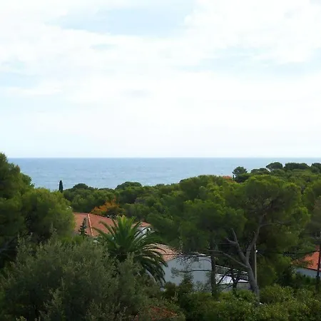 Les Amandiers 2* Saint-Raphael (Var)