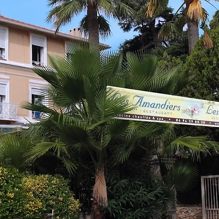 Les Amandiers Otel