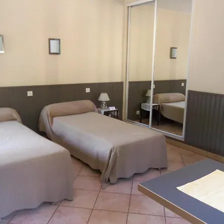 Les Amandiers Otel 2*