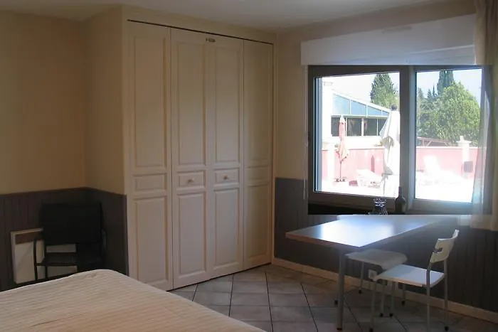Les Amandiers Otel 2*