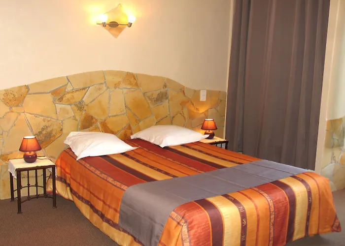 Les Amandiers Otel Saint-Raphaël