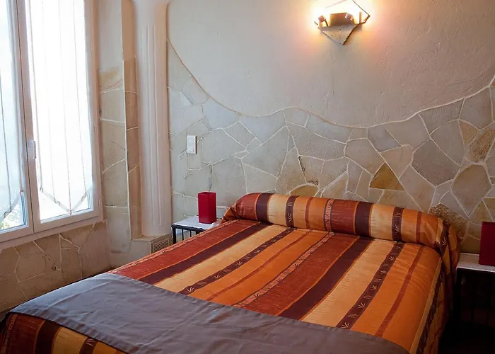 Les Amandiers Otel
